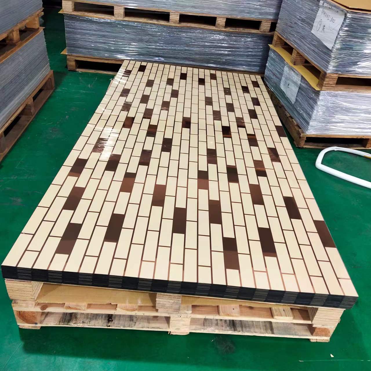 UV printed acrylic mirror sheet (1)